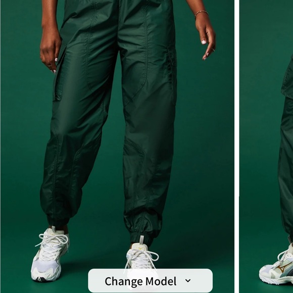 FABLETICS LIGHTWEIGHT CARGO JOGGER In EVERSHINE PINE - Picture 2 of 3